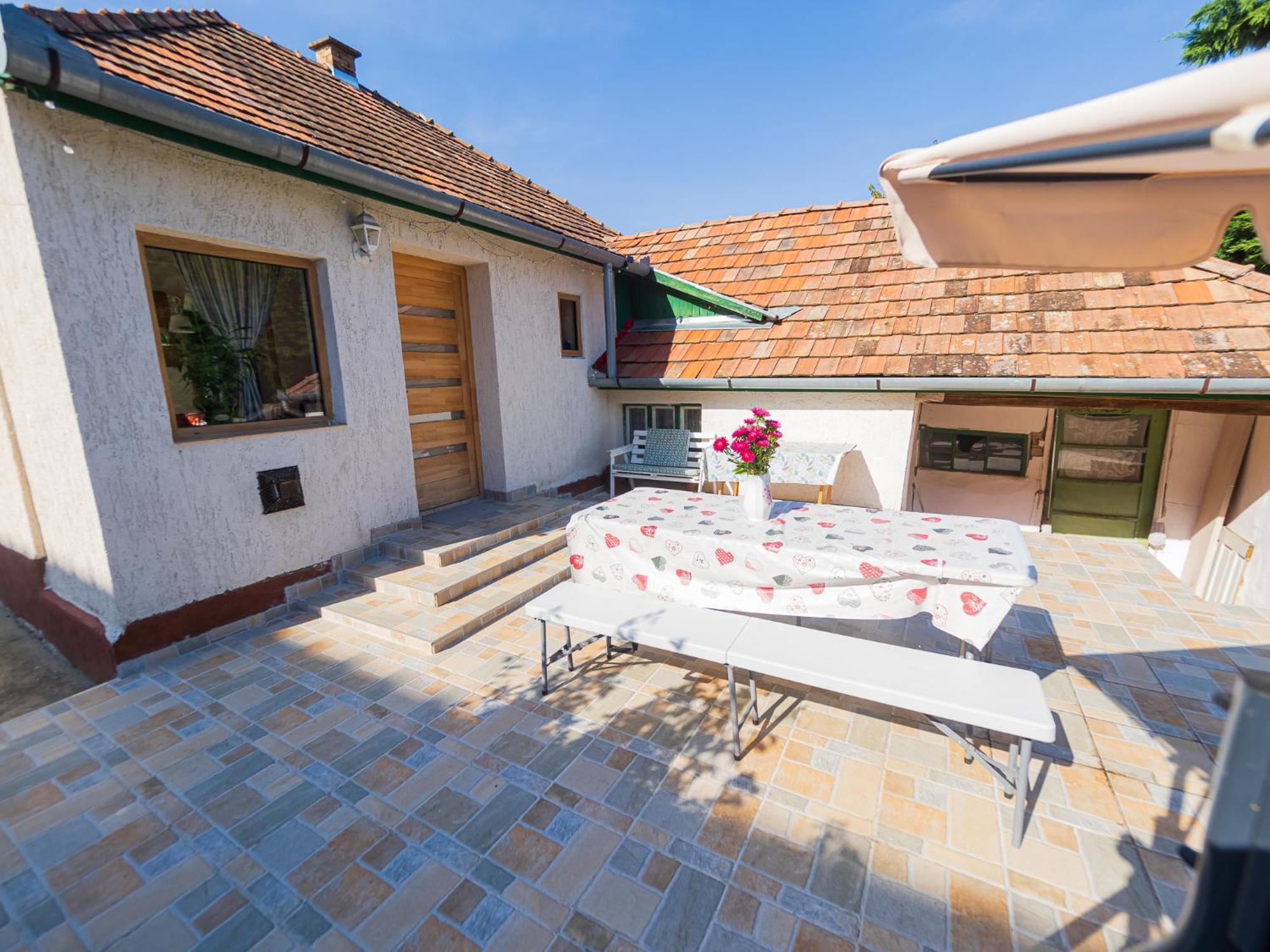 Lankas Vendeghaz - Holloko Villa Luaran gambar